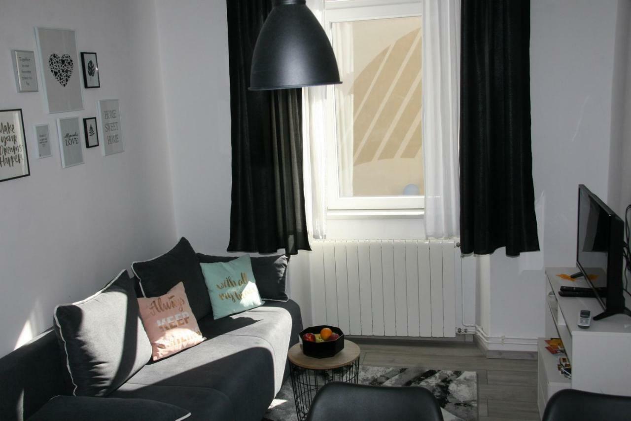 Stylish Apartment In City Center Pula Luaran gambar