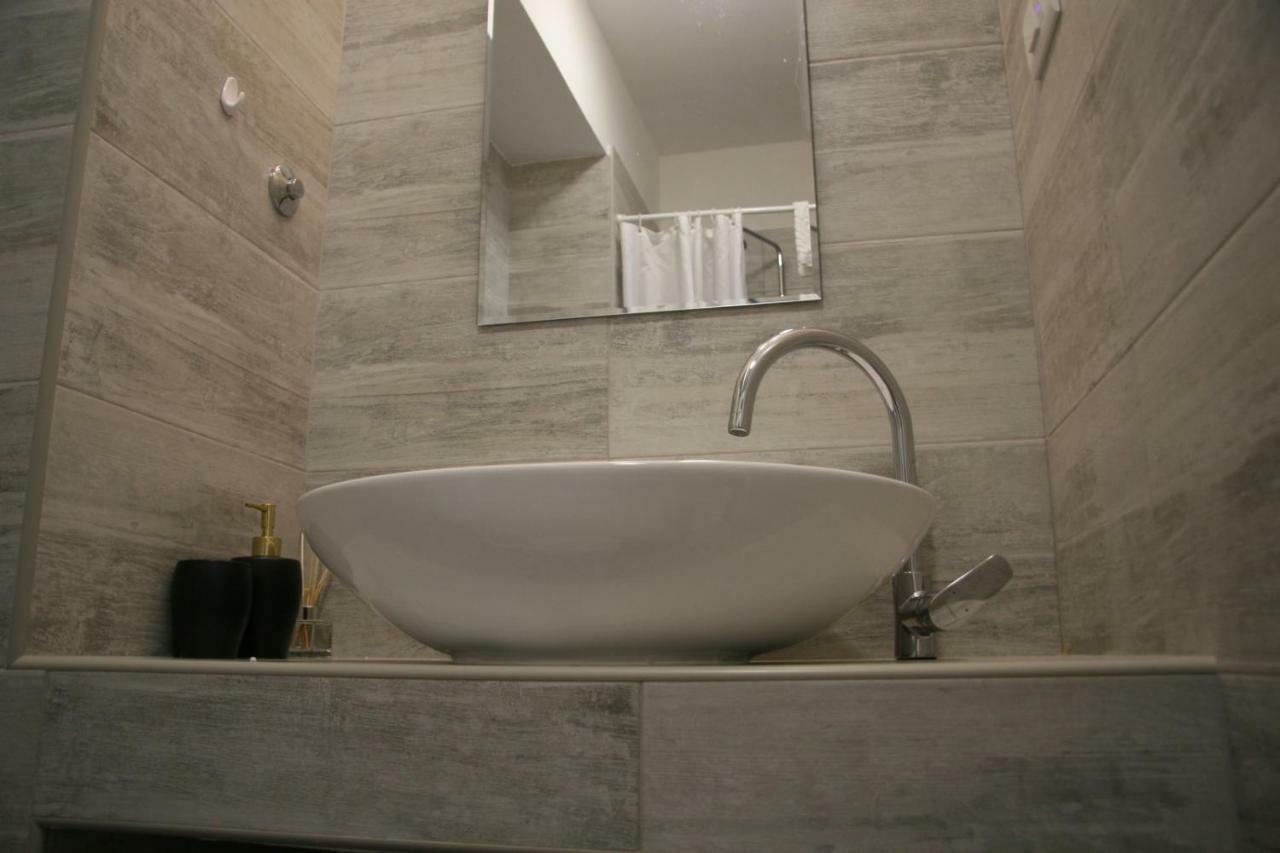 Stylish Apartment In City Center Pula Luaran gambar