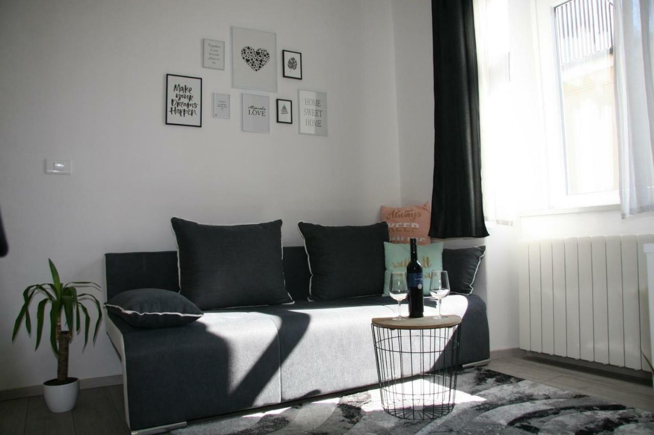 Stylish Apartment In City Center Pula Luaran gambar